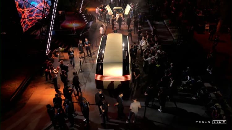 Watch Elon Musk unveil Tesla's Robovan